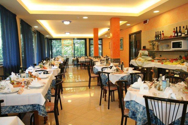 Hotel Krone Lido di Classe Ngoại thất bức ảnh